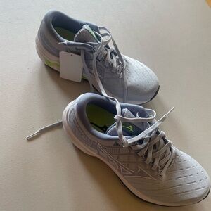 Mizuno baby blue Wave Inspire 18